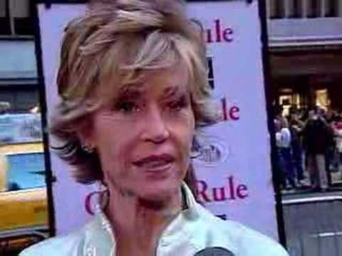 Lindsay Lohan At The 'Georgia Rule' Premiere (CBS News)