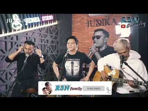 jikalau kau cinta ..Ariel Noah feat Judika....
