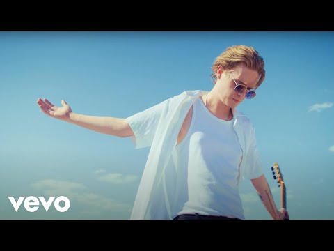 Devin Kennedy - Blue Skies (Official Music Video)