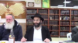 התוועדות כ''ד טבת תשפ''ו - איך מגיעים לשמחה (הרב אלחנן משה נחמנסון) - התמונה מוצגת ישירות מתוך אתר האינטרנט יוטיוב. זכויות היוצרים בתמונה שייכות ליוצרה. קישור קרדיט למקור התוכן נמצא בתוך דף הסרטון