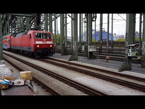Köln - Bahnverkehr über die Hohenzollernbrücke