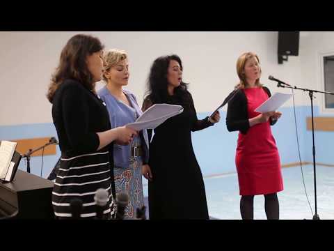 Grup feminin - Carte-n ceruri se deschide