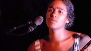 Leyla McCalla @ Uzes : 4/ Love again Blues