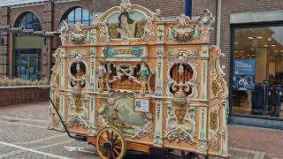 Speelt mijn tante Alida op haar mondharmonica - Draaiorgel 'de Harmonica' - Den Helder