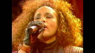 Whitney Houston live 1988 - Where do Broken Hearts go (HD)