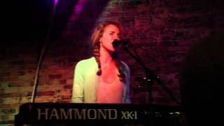 Tennis - "Hard Times" (early version of "High Road") live @ Orpheum in Ybor