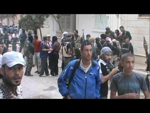 استعداد كتيبة ثوار الشعيطات للهجوم على أحد حواجز حي الحميدية في مدينة دير الزور