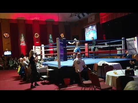 Mickael el jaguar Tchamou knock out heavyweight K1 Title fight