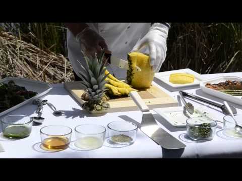 How to grill salmon, vegetables and pineapple