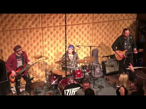 Freddy Tomingas & The RIFF - Olen valind tee