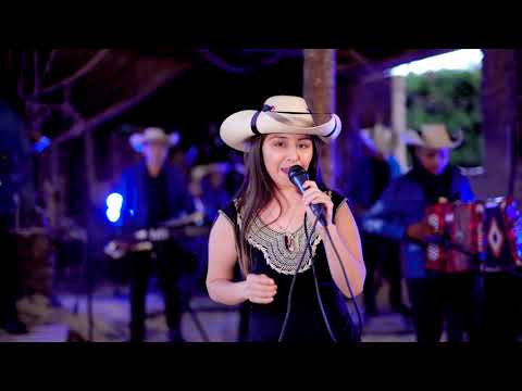 Viry Sandoval - Caminos De Michoacan (En Vivo)