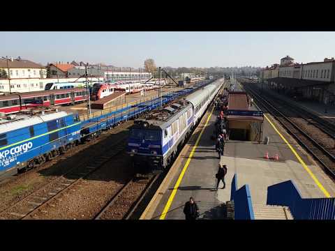 EP09-026 + IC MEHOFFER do Szczecina i Gorzowa Wsch., wjeżdża na dworzec Rzeszów Główny 18.10.2018