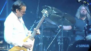 JOe BOnAmAssA on FiRe... JUST GOT PAID... Montreal 2011