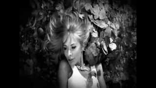 Gloria Trevi - Porque tan triste (Video Oficial)