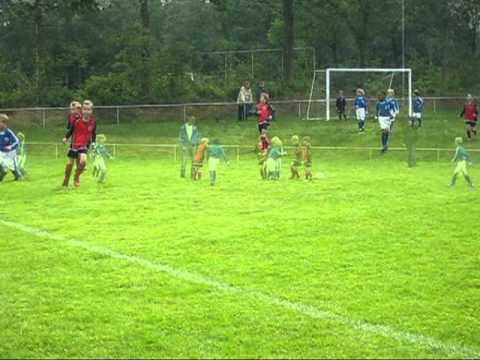 Achilles 1894 F7 verslaat VKW F6 op 28-05-2011.mpg