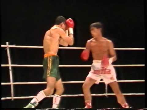 WBC Superbantumweight Title Fight 1987  Jeff Fenech vs Samart Payakaroon