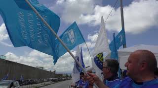 agenti-incatenati-davanti-al-carcere-ad-ariano-irpino