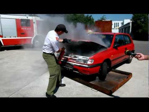 Feuerlöscher im Auto
