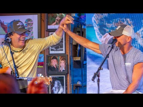 Kenny Chesney and David Lee Murphy surprise fans at the Flora-Bama