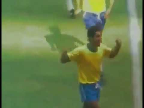 Roberto Rivelino (Brasil) - 17/06/1970 - Brasil 3x1 Uruguai - 1 gol