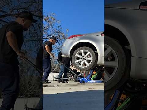 Always be careful when lifting your car🫡 #jackstands #safetyfirst #harborfreight