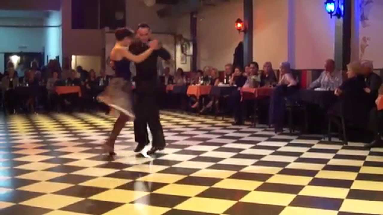 Sin Rumbo, baila Marcela Conti y Agustin Agnez 2-3