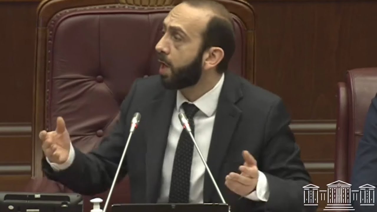 Արարատ Միրզոյանը՝ ուսուցչի կարգավիճակում