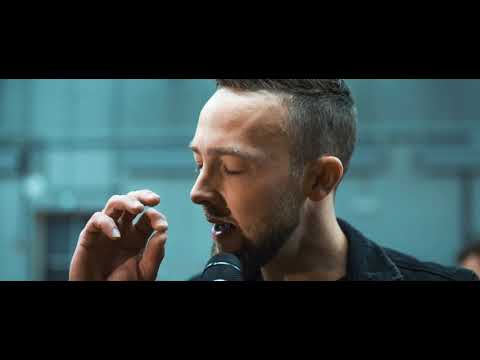 Laanie - Voel die stilte (officiële videoclip)