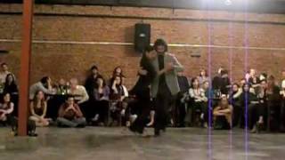 Bruno Tombari y Mariángeles Caamaño bailando una Milonga en Loca, Buenos Aires
