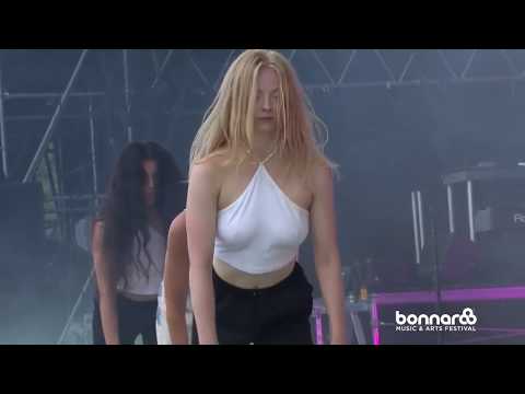 download lagu mp3 mp4 Dua Lipa Nipple, download lagu Dua Lipa Nipple gratis, unduh video klip Dua Lipa Nipple