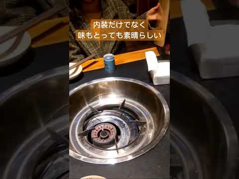 Hotpot de Chongqing comido em abrigo antiaéreo na China