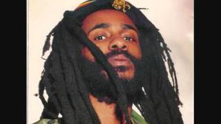 Tena Stelin paranoid circle & dub