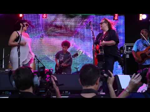 Warren Haynes "Soulshine" with 10 year old Brandon Niederauer