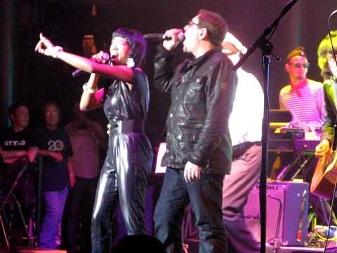 Gorillaz with Shaun Ryder and Rosie Wilson- Dare - Roundhouse 29/04/2010
