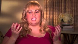 Pitch Perfect - Featurette: "Meet Fat Amy"