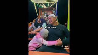 Download lagu 🙁cinta seorang ayah itu tak bisa di dapatkan semua anak perempuan 🙁#tiktok #bismillahfyp mp3