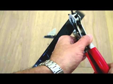 Revolving leather punch plier