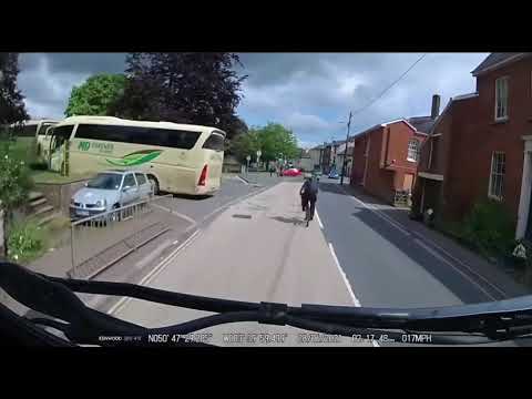 Karma At it’s Finest | Cyclist | Fail | TaxiMoto