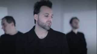 NEWDRESS -  Bisogna passare il tempo feat. Andy Fluon & Lele Battista (2012)
