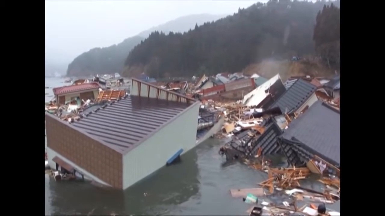 2011 Japan Tsunami Compilation – Real Footage from Multiple Cities (Full Disaster Moments) 😱