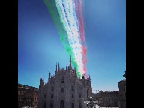 Frecce tricolori su Milano