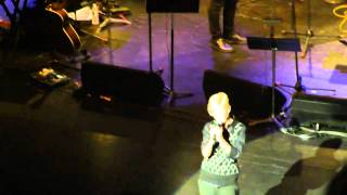 Shelby Lynne singing Mother at John Lennon Tribute, Beacon Theatre 11-12-2010