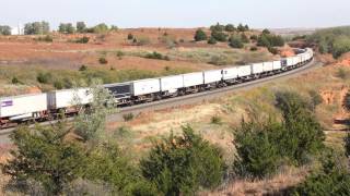 preview picture of video 'Westbound Intermodal on Curtis Hill, OK'