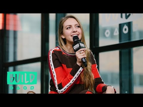 How Does Livvia Balance College and Music?