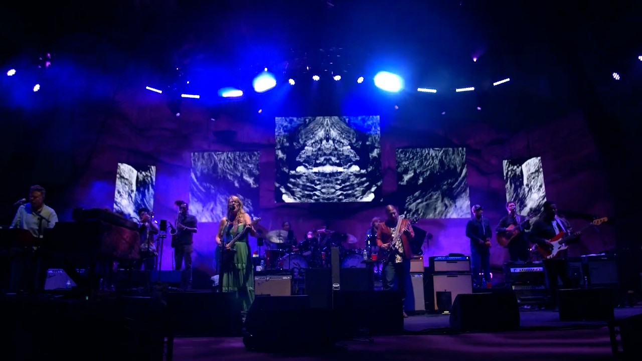 Tedeschi Trucks Band - Who Am I (Live From Red Rocks) - YouTube