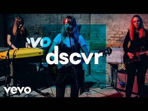 Hannah Lou Clark - Cowboy Joe - Vevo dscvr (Live)