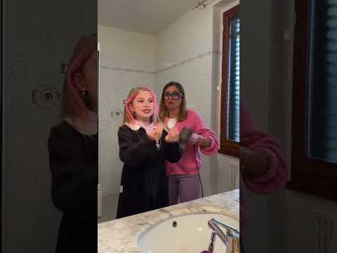 Giorgia balla sempre la mattina prima di andare a scuola con Mamma Cinzia! #salvoegiorgia #shorts