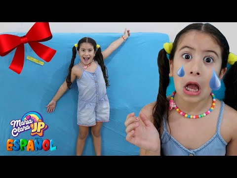 ¡MARIA CLARA ABRIENDO EL REGALO MÁS GRANDE DEL MUNDO! Opening the new toy kitchen