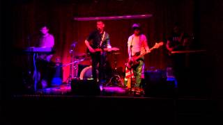 Wall Market Racketeers - Te Amo Camila Vallejo (Desaparecidos cover)