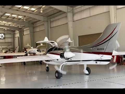 Velocity V-Twin shutting down in the hangar post flight.